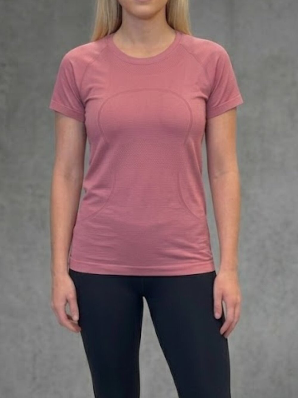 Lululemon Swiftly Tech Tee Athletic Shirt Top Dusty Pink Women's Size 6